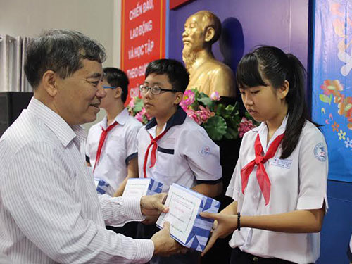 Động viên con CNVC-LĐ vượt khó, học giỏi