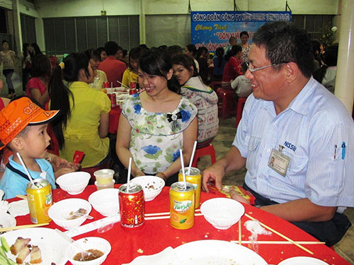 C&ocirc;ng nh&acirc;n C&ocirc;ng ty Nissei Việt Nam (KCX Linh Trung 1, TP HCM) an t&acirc;m cống hiến khi l&atilde;nh đạo quan t&acirc;m, đ&aacute;nh gi&aacute; c&ocirc;ng bằng