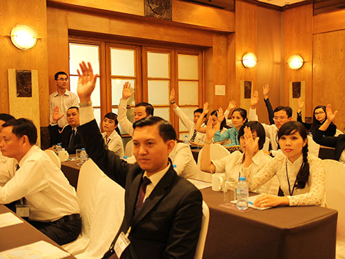Đoàn viên Công đoàn Công ty Liên doanh khách sạn Saigon Inn biểu quyết tại đại hội
