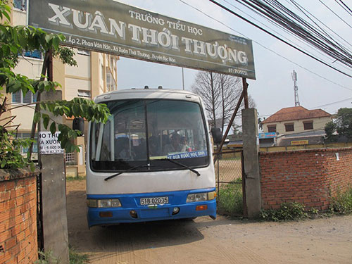 TP HCM: Xà xẻo tiền trợ giá xe đưa rước học sinh