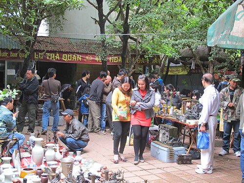 Nhộn nhịp phiên chợ đồ xưa