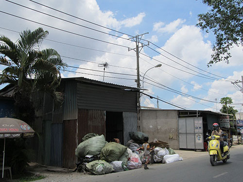 Bị “treo” quyền lợi