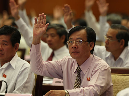 Ngày họp đầu tiên HĐND TP HCM lần thứ 14, khóa VIII: Lãng phí đất quy hoạch, “bỏ ngỏ” con nghiện