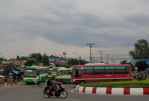 Ngăn tai nạn giao thông ở Làng Đại học