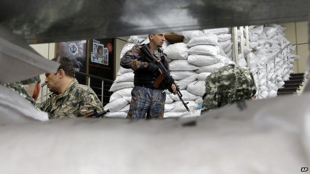 Các chiến binh ủng hộ Nga ở Donetsk