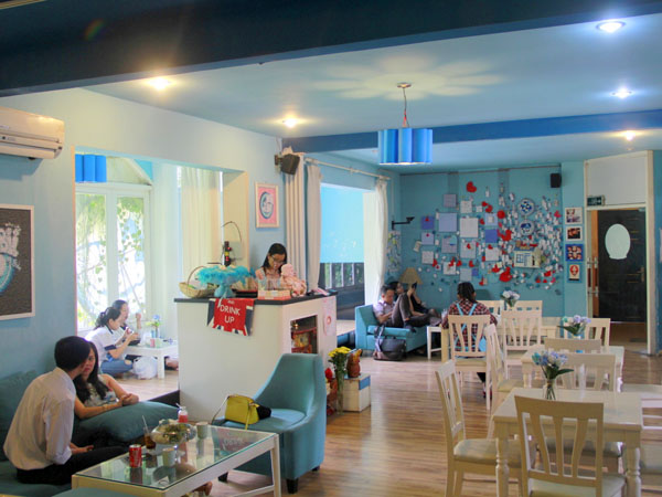 Không gian tươi trẻ, dễ thương tại quán Gabi Shop, Pasteur, quận 1