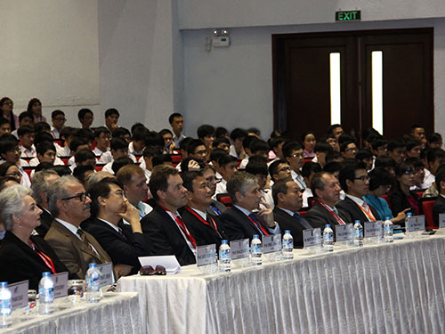 Leg: Các đại biểu tại lễ khai mạc CISIM 2014