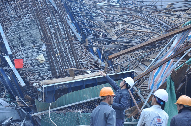 Hiện trường vụ sập giàn giáo- ảnh Nguyễn Hưởng