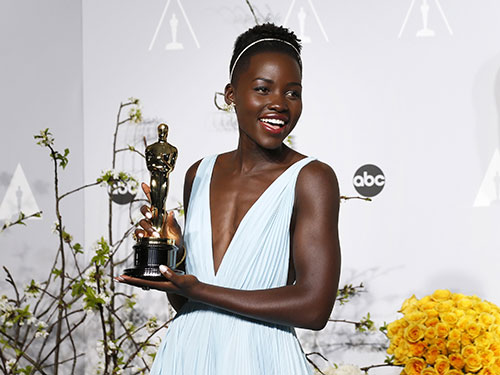 Lupita Nyong’o:  “Viên ngọc đen” kiêu hãnh