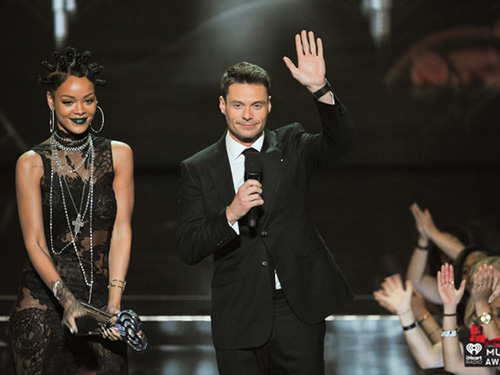 Rihanna đại thắng giải thưởng iHeartRadio 2014
