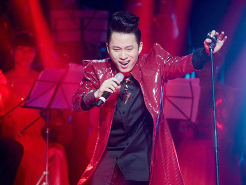 Tùng Dương lưu diễn cùng dàn nhạc giao hưởng