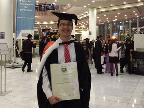 Thủ khoa đại học bây giờ ra sao?: Rạng danh xứ người