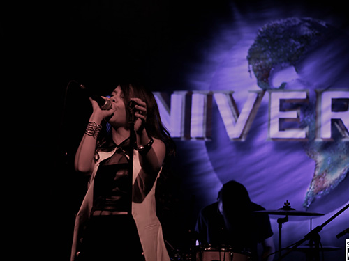 Hải Châu hợp tác cùng Universal Music Group: Mừng hay lo?
