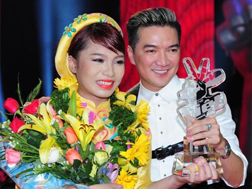 Quán quân Giọng hát Việt 2013 được chọn lựa bằng những tin nhắn của khán giả. (Ảnh do chương trình cung cấp)