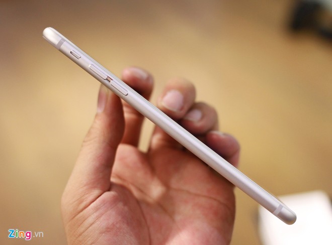 Đập hộp iPhone 6 Plus đầu ti&ecirc;n tại Việt Nam