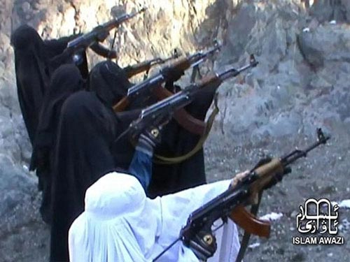 Những nữ chiến binh Taliban đang được huấn luyện
Ảnh: ISLAM AWAZI
