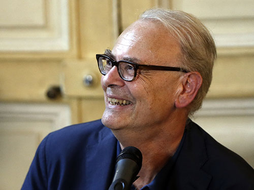 Đại văn hào Patrick Modiano