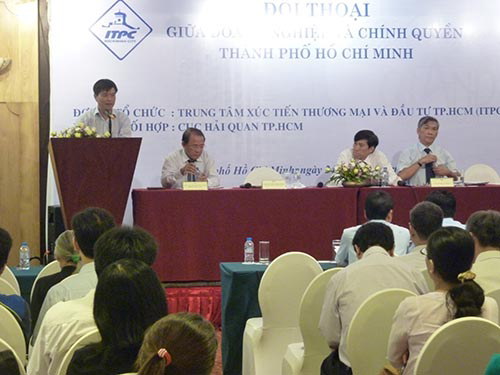 Lãnh đạo Hải quan TP HCM trả lời thắc mắc doanh nghiệp