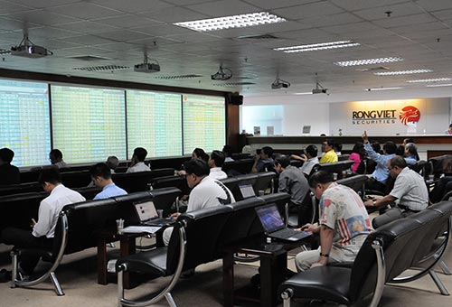 Nhìn dòng vốn, định chiến lược