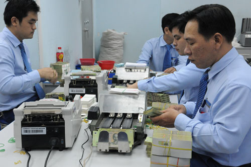 Chờ giảm lãi suất khoản vay cũ