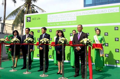 ACE Life tận tâm phục vụ khách hàng