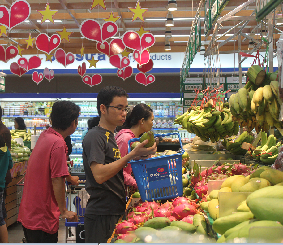 Co.opmart bán hàng Việt với giá đặc biệt