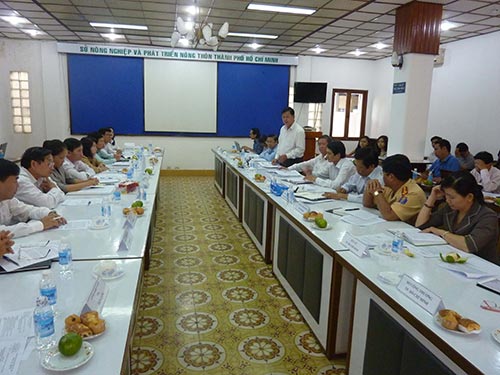 &Ocirc;ng Mai Văn Hiệp, Cục ph&oacute; Cục Th&uacute; y, chỉ đạo tại buổi họp phối hợp ph&ograve;ng chống dịch giữa TP HCM v&agrave; c&aacute;c tỉnh l&acirc;n cận