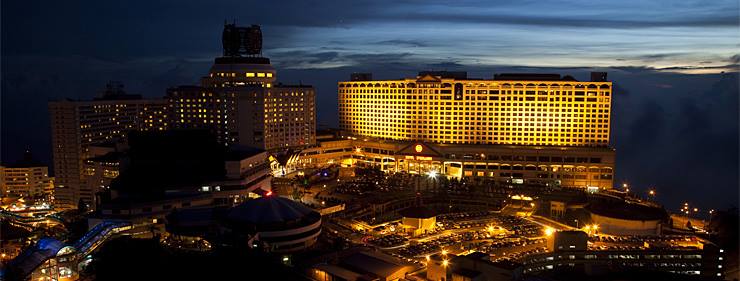 Trung t&acirc;m cao nguy&ecirc;n Genting l&uacute;c n&agrave;o cũng s&aacute;ng đ&egrave;n
