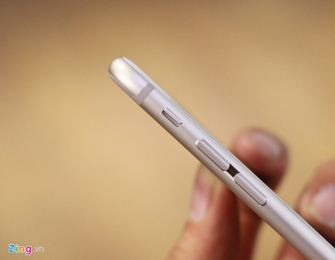 Đập hộp iPhone 6 Plus đầu ti&ecirc;n tại Việt Nam