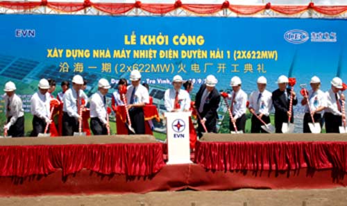 Hàng trăm người Trung Quốc vào Việt Nam làm “chui”