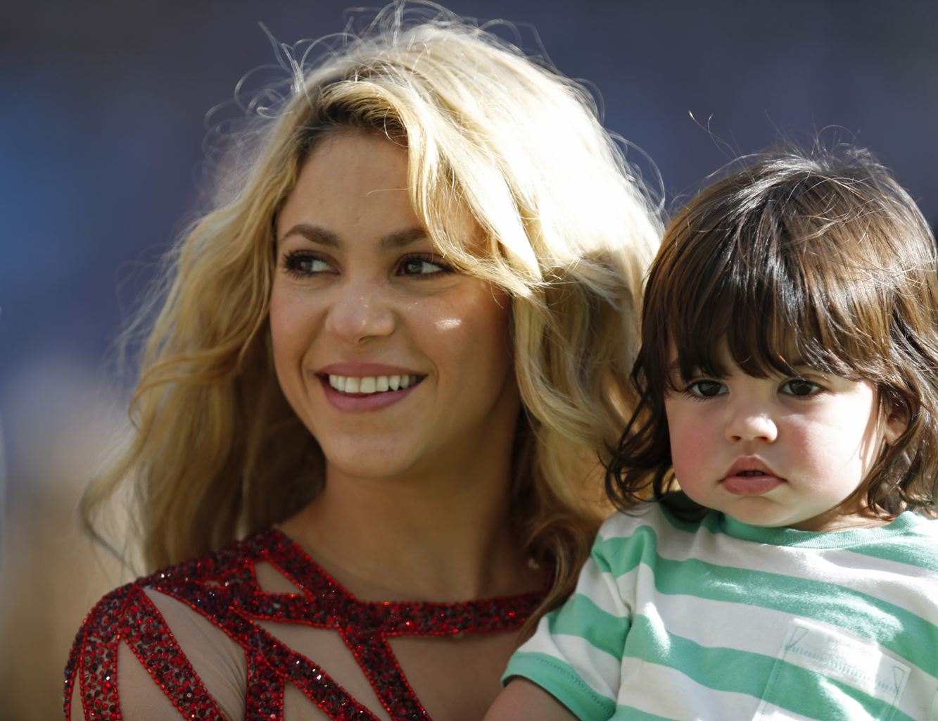 Shakira bốc lửa tại lễ bế mạc World Cup 2014