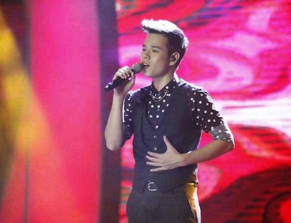 Anh Qu&acirc;n trong đ&ecirc;m Gala 1