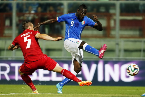 Balotelli bỏ lỡ nhiều cơ hội ghi bàn trước Luxembourg
