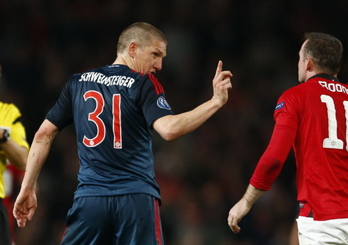 Bayern Munich cấm cửa 2 báo Anh vì tội phỉ báng Schweinsteiger