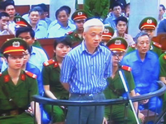Bị cáo Trần Xuân Giá vắng mặt, hoãn tòa xử vụ án bầu Kiên