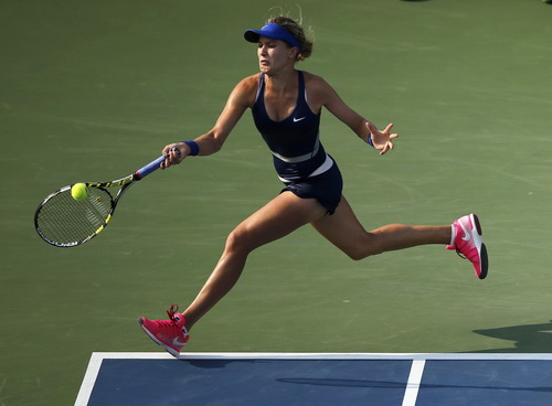 “Búp bê” Sharapova dừng bước, Bouchard thẳng tiến tứ kết