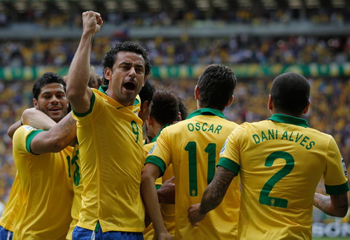 Tuyển Brazil dự World Cup: Không Kaka, Robinho, Ronaldinho