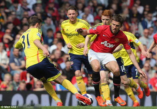 Carrick đứng đầu nhóm nổi loạn đòi “trảm” Van Gaal
