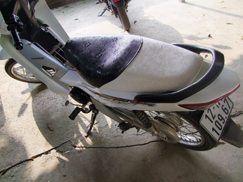 Cướp xe trót lọt, phóng lên quốc lộ 1A bỗng nhiên tự ngã