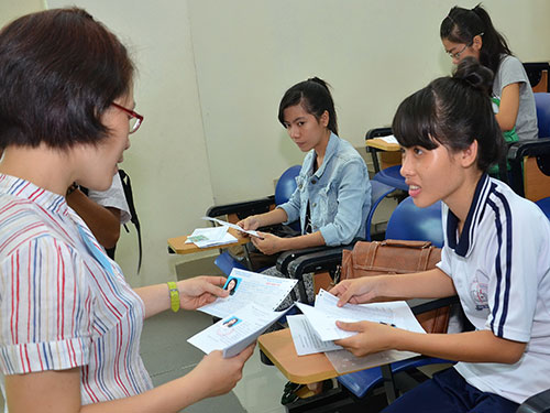 Hơn 74% thí sinh làm thủ tục thi đại học