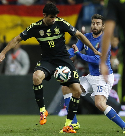 Diego Costa trong m&agrave;u &aacute;o tuyển T&acirc;y Ban Nha
