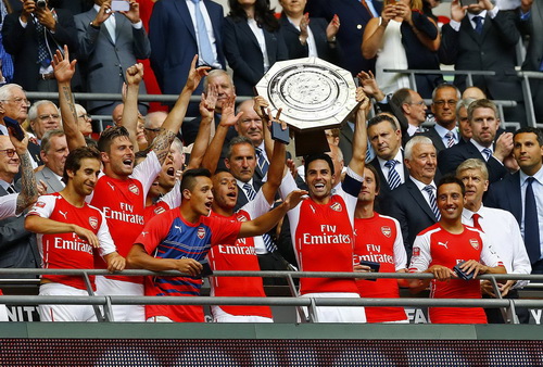 Đè bẹp Man City, Arsenal giành Siêu cúp thứ 13