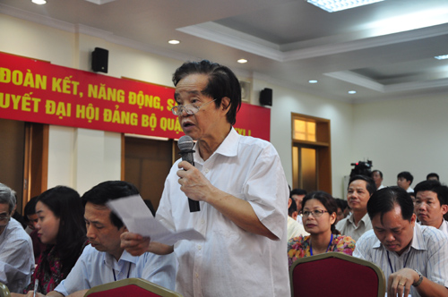 Cử tri Đặng Hữu Chất b&agrave;y tỏ sự đồng t&igrave;nh với Đảng, Nh&agrave; nước v&agrave; Ch&iacute;nh phủ trong việc cương quyết bảo vệ độc lập, chủ quyền