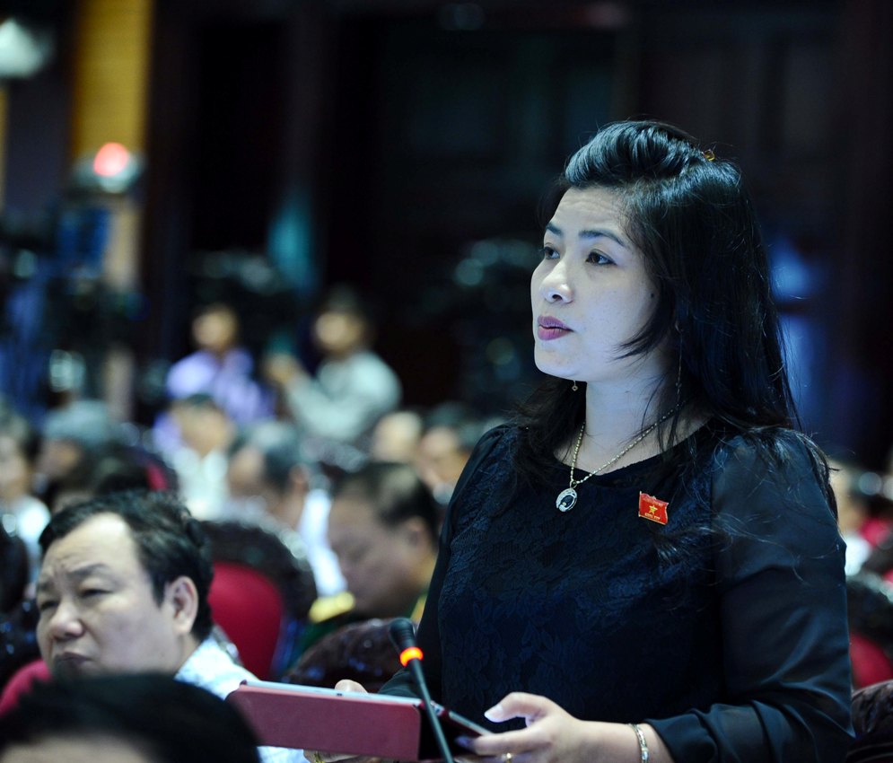 ĐB Đ&agrave;ng Thị Mỹ Hương: Bộ trưởng cho biết c&ograve;n đổi mới kỳ thi n&agrave;o nữa hay kh&ocirc;ng, đến khi n&agrave;o chỉ c&ograve;n 1 kỳ thi v&agrave; tổ chức như thế n&agrave;o?