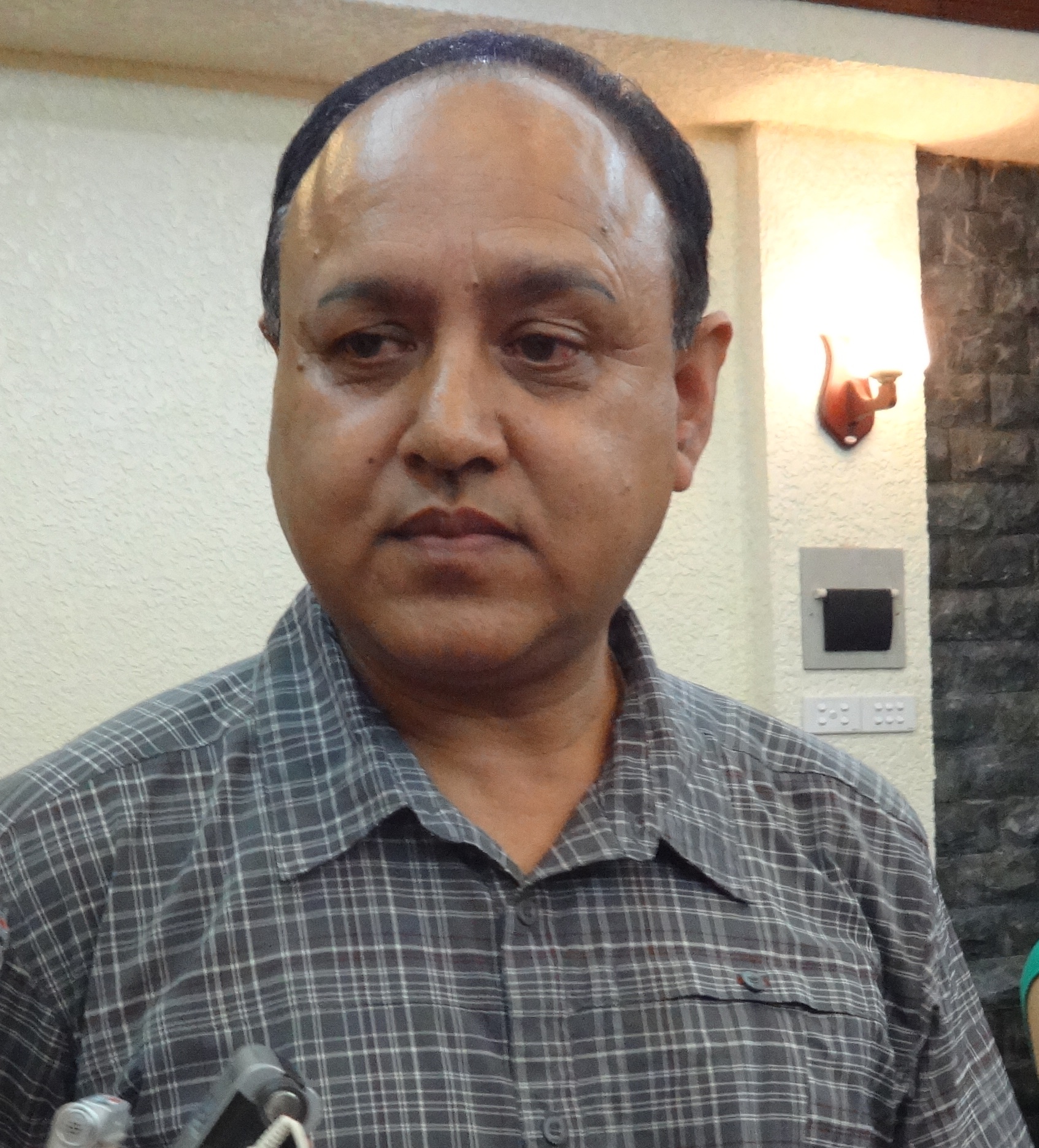 &Ocirc;ng Ramesh Khadka, Tiến sĩ, chuy&ecirc;n gia cao cấp của tổ chức ActionAid