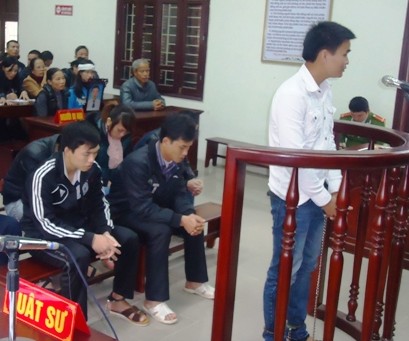 Nghi làm vỡ điện thoại, đánh hội đồng chết người