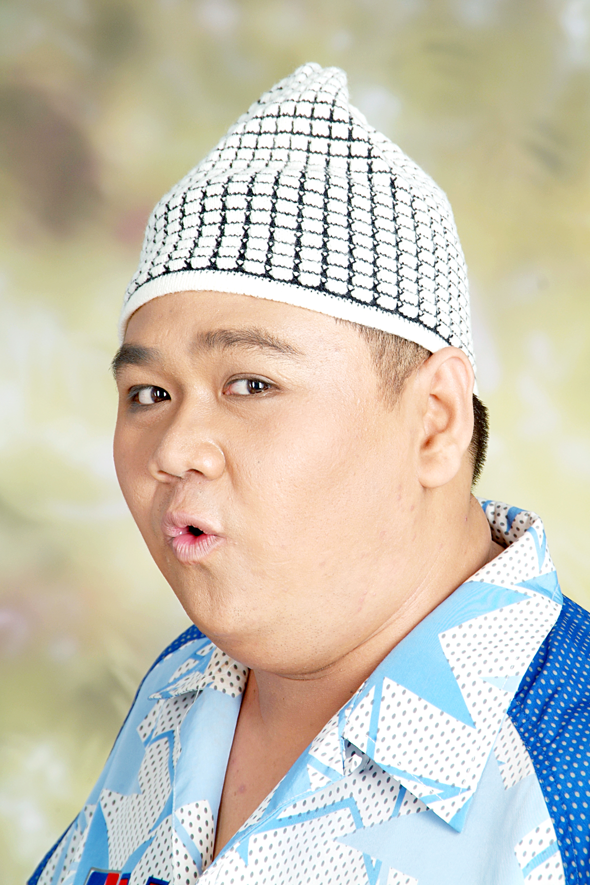 Lùm xùm tố cáo sàm sỡ trong showbiz Việt: Chiêu trò rẻ tiền?