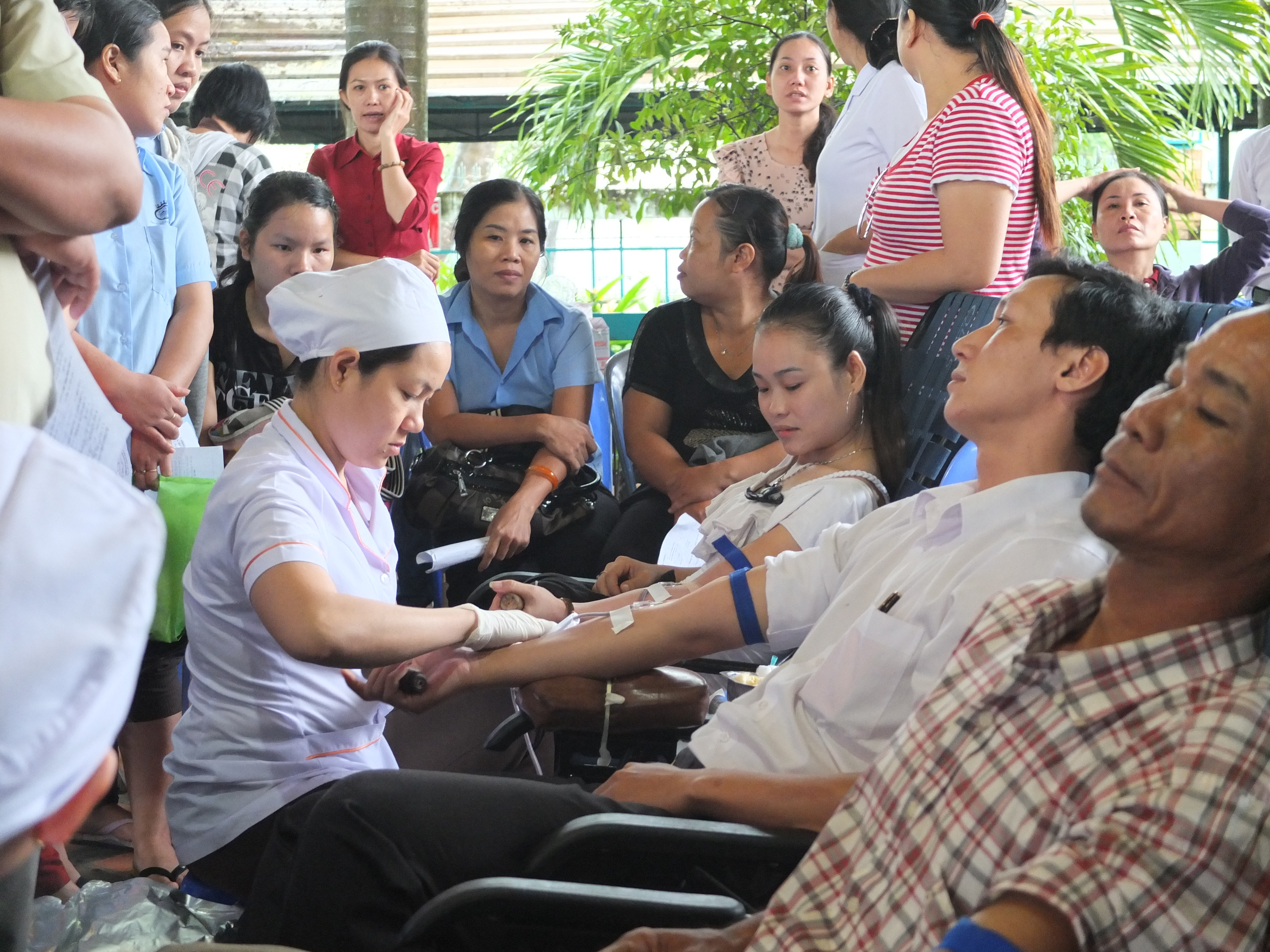 CNVC-LĐ Cholimex hiến m&aacute;u nh&acirc;n đạo    ẢNH: THANH NGA