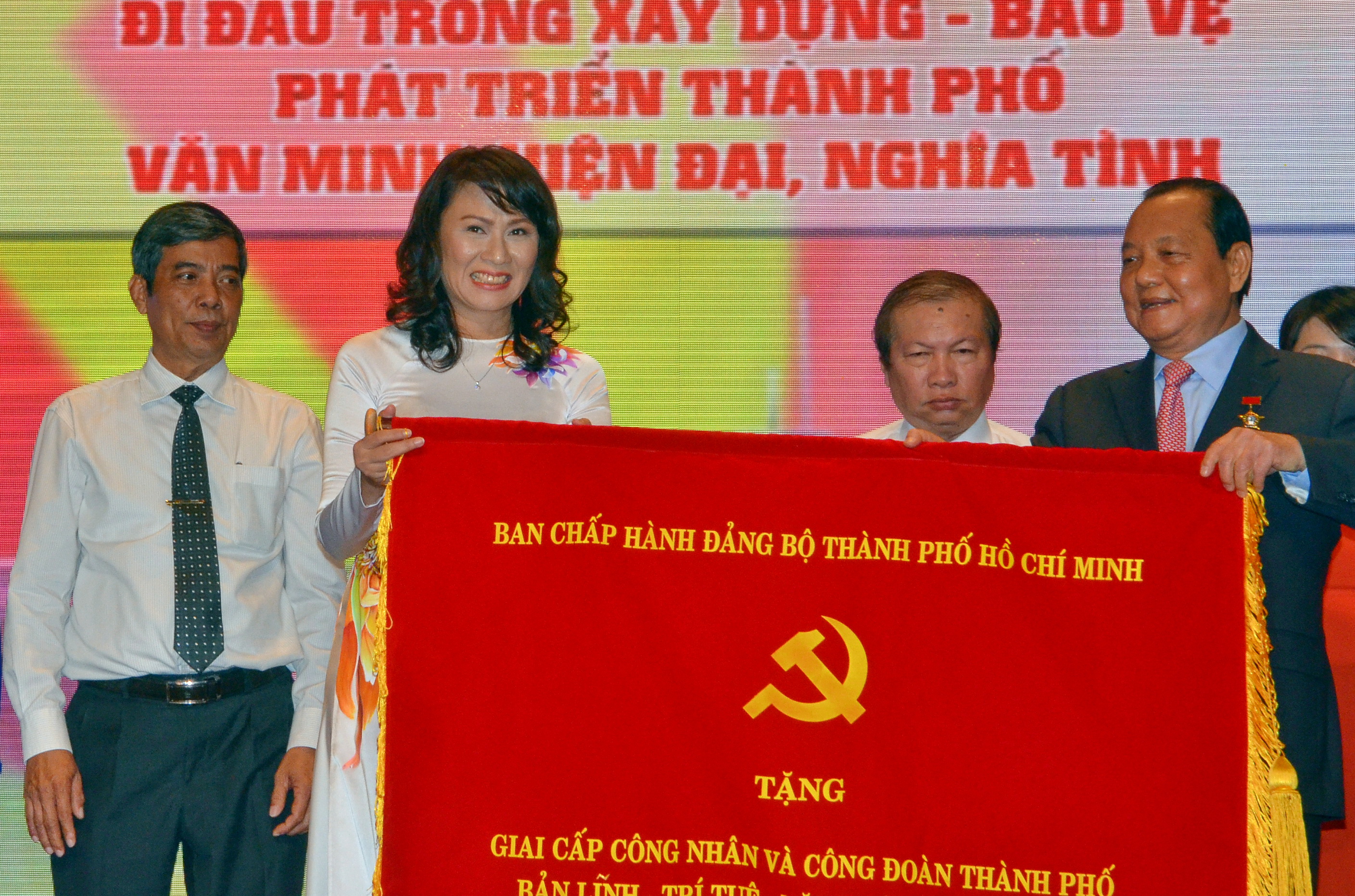 Xây dựng đội ngũ công nhân bản lĩnh, sáng tạo
