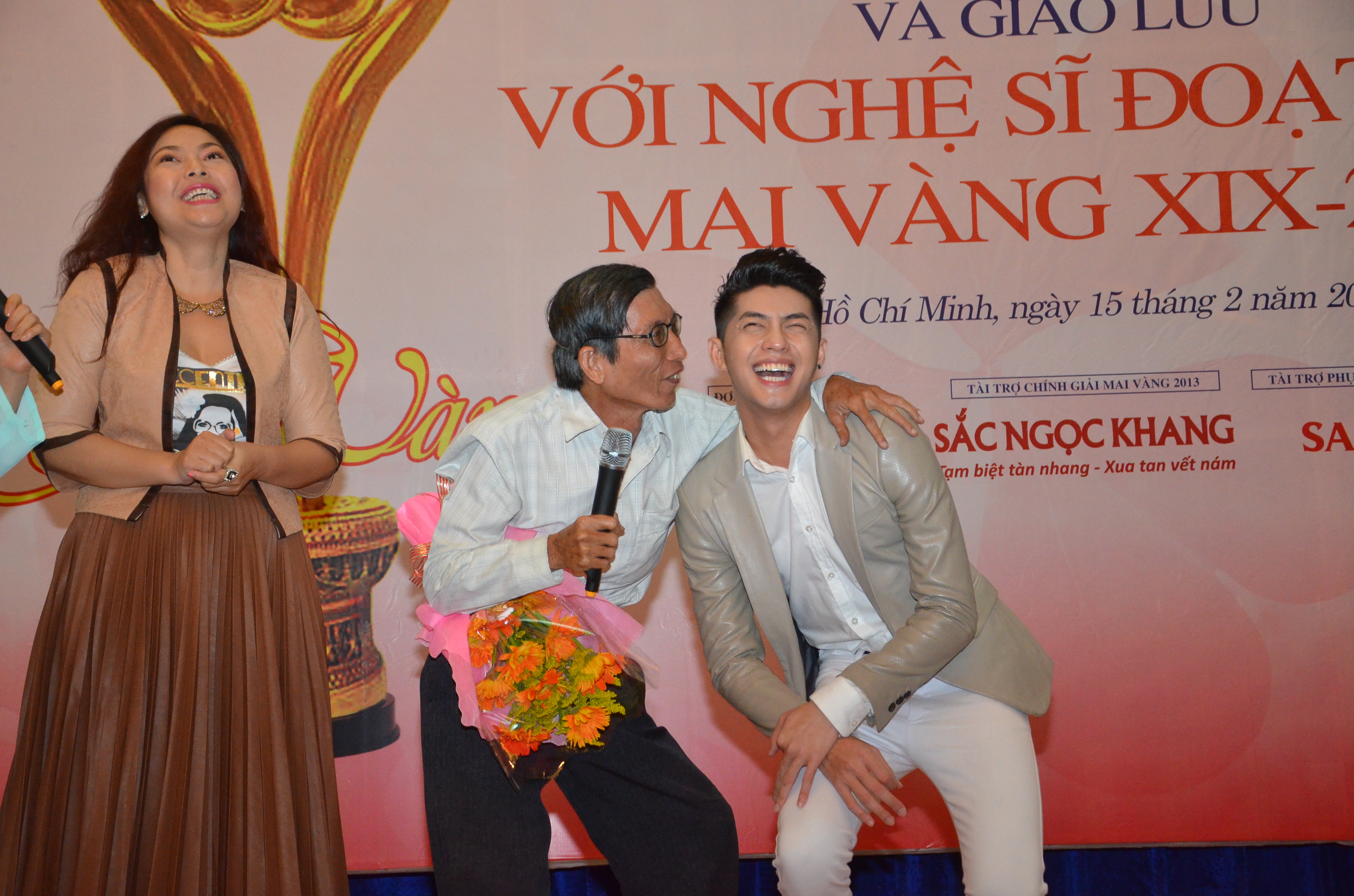Noo Phước Thịnh, Đông Nhi cuồng nhiệt cùng "fan"